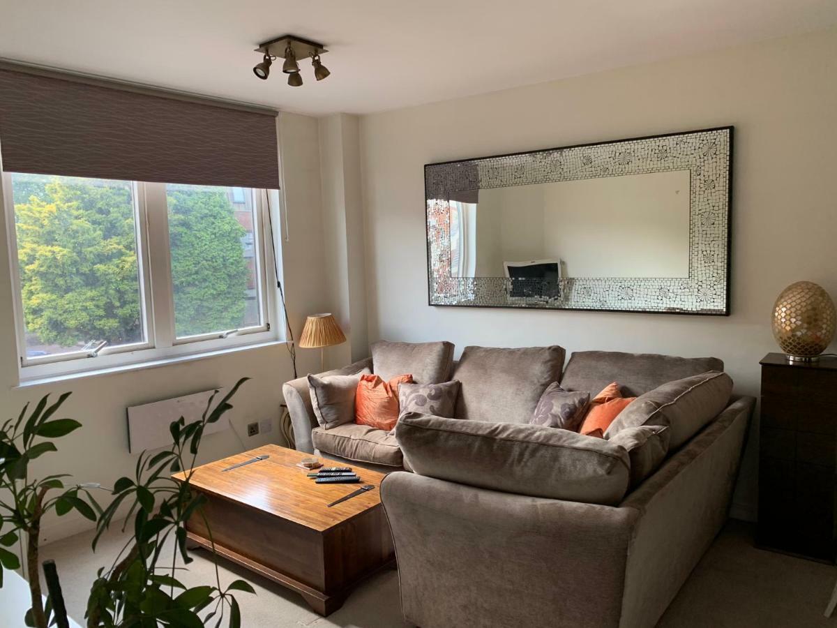 4 The Courtyard Central Windsor 2Br ภายนอก รูปภาพ